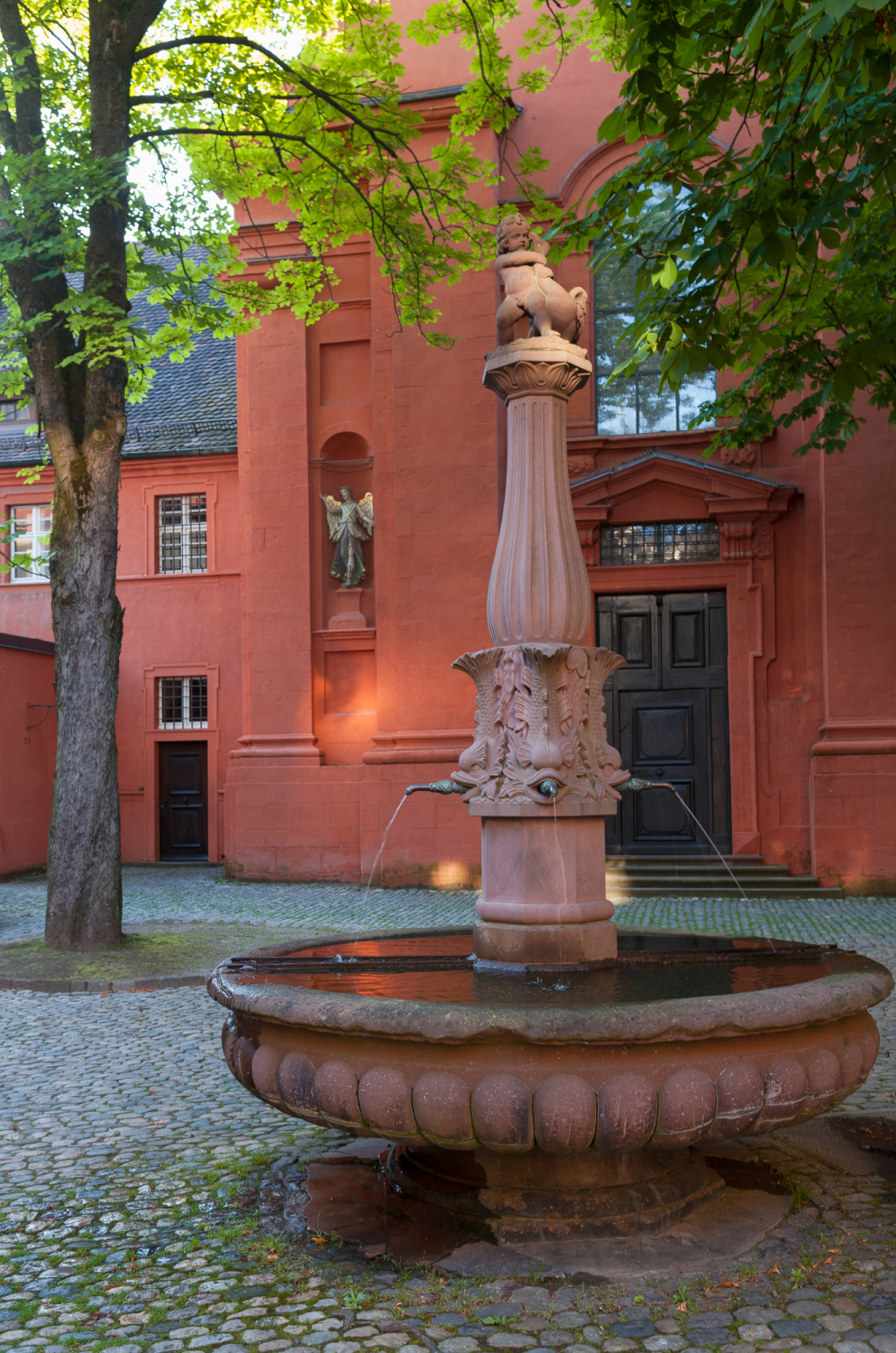 11 - Adelhauser Kirchplatz