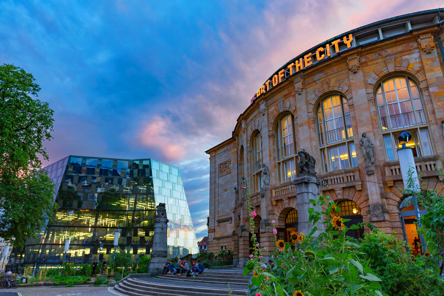 02 - Theater und Unibibliothek