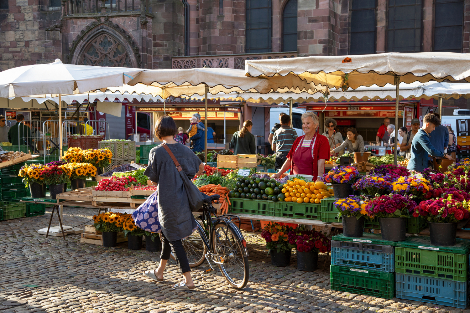 01 - Bauernmarkt auf dem Münsterplatz, Freiburg