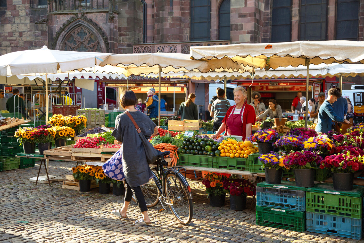 01 - Bauernmarkt auf dem Münsterplatz, Freiburg