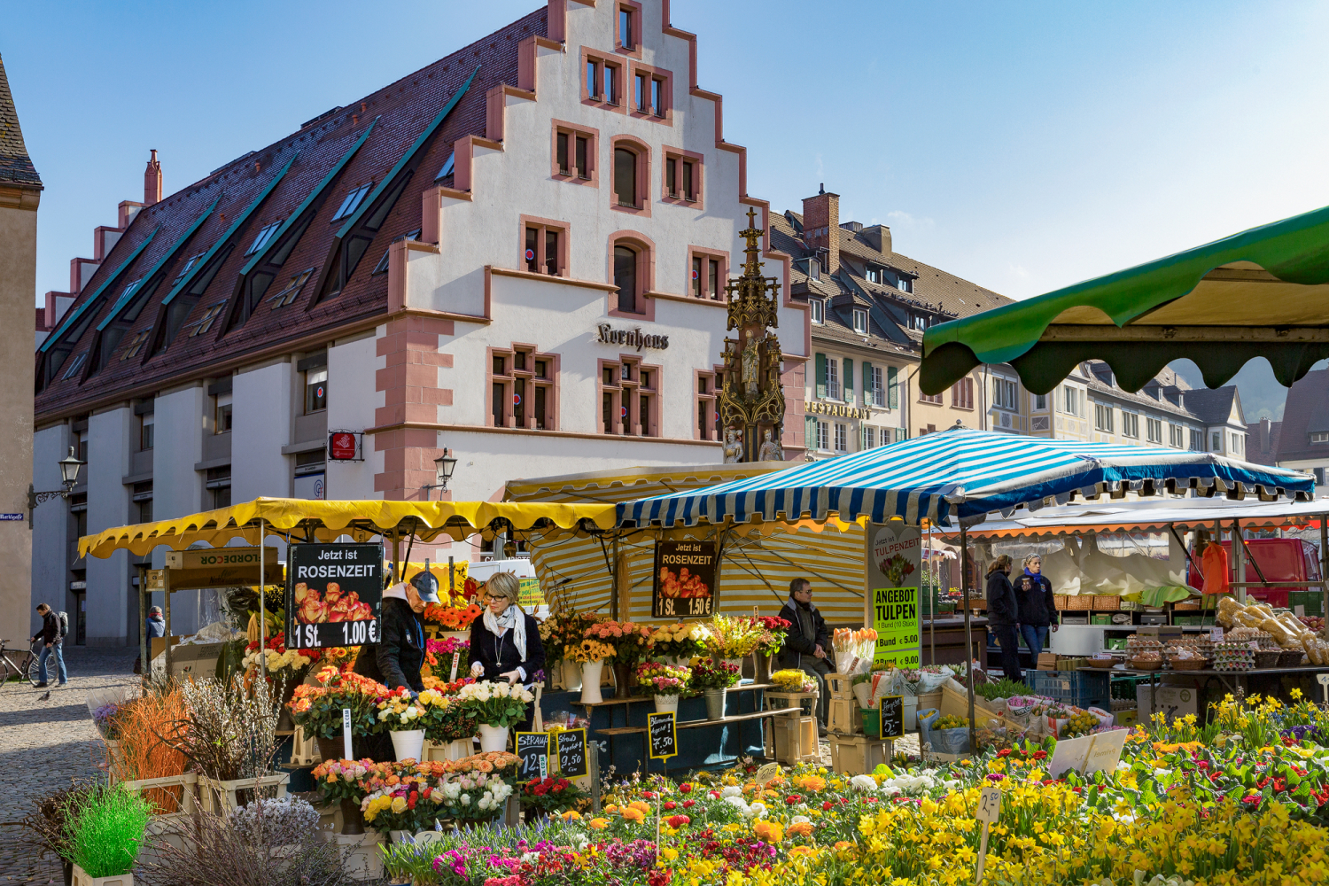 03 - Markt auf dem Münsterplatz vor dem Kornhaus