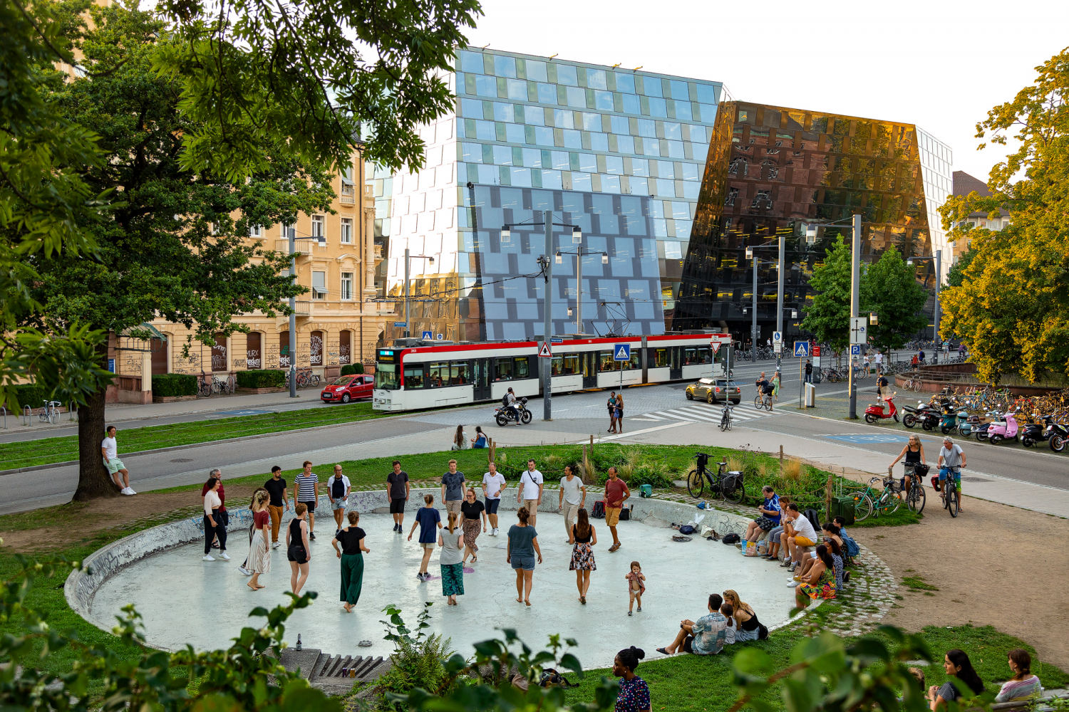 02- Tanzbrunnen und Unibibliothek, Freiburg