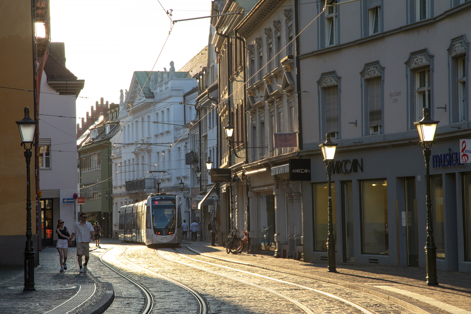 04 - Straßenbahn in der Salzstraße, Freiburg