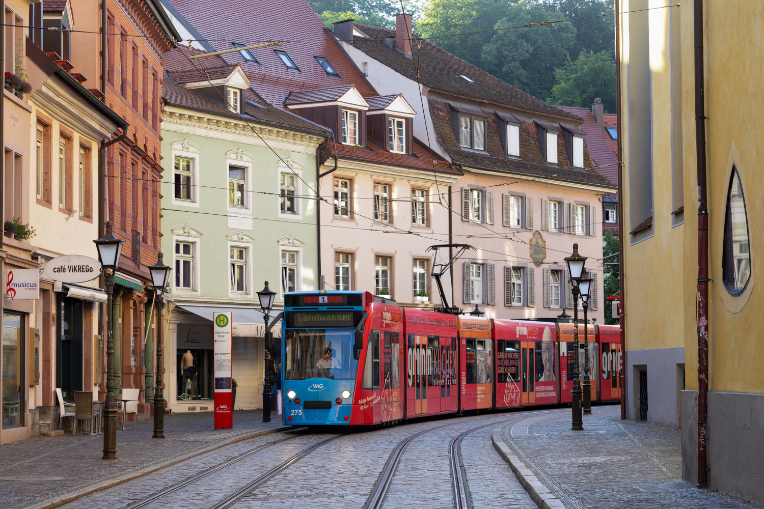 06 - Straßenbahn in der Salzstraße, Freiburg
