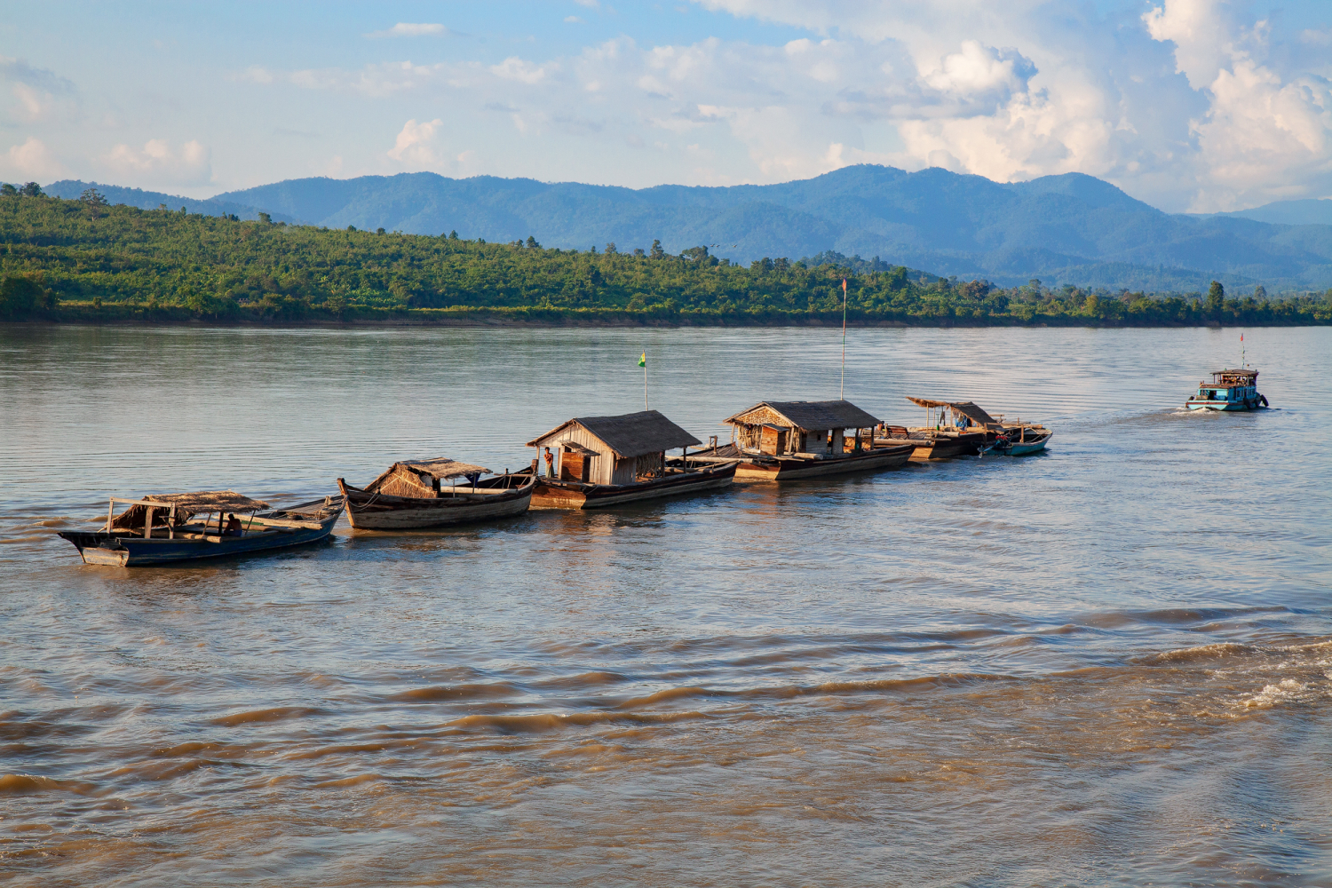 Hausboote auf dem Mandalay-River