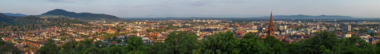 03 - Blick vom Schlossberg über die Stadt nach Westen